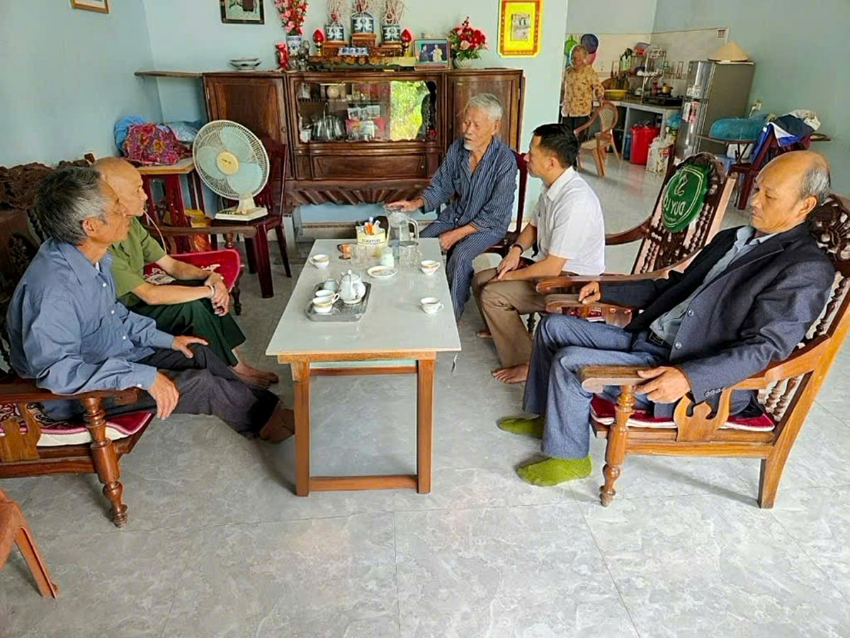 Tích cực chuẩn bị đại hội đảng bộ các cấp